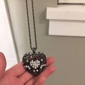Heart pendant necklace